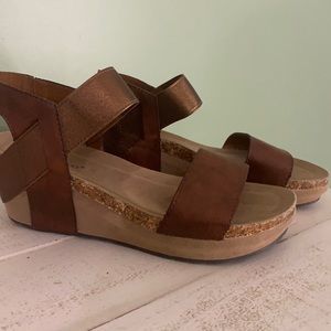 Brown Wedge